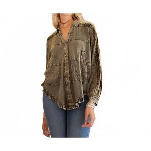 NEW YOUNG THREADS bohemian elegance stonewashed top in gravel